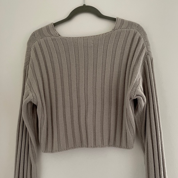 Oak + Fort Cropped Rib-Knit V-Neck Sweater - Picture 3 of 3
